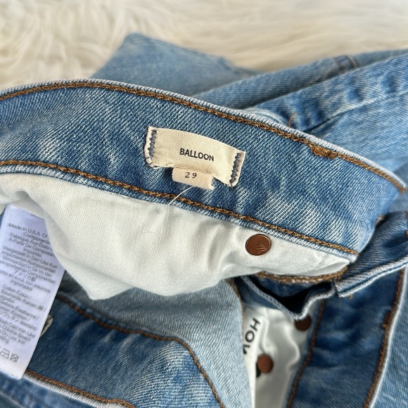 Madewell Balloon Jean in Light Wash | Size 29 - Picture 4 of 6